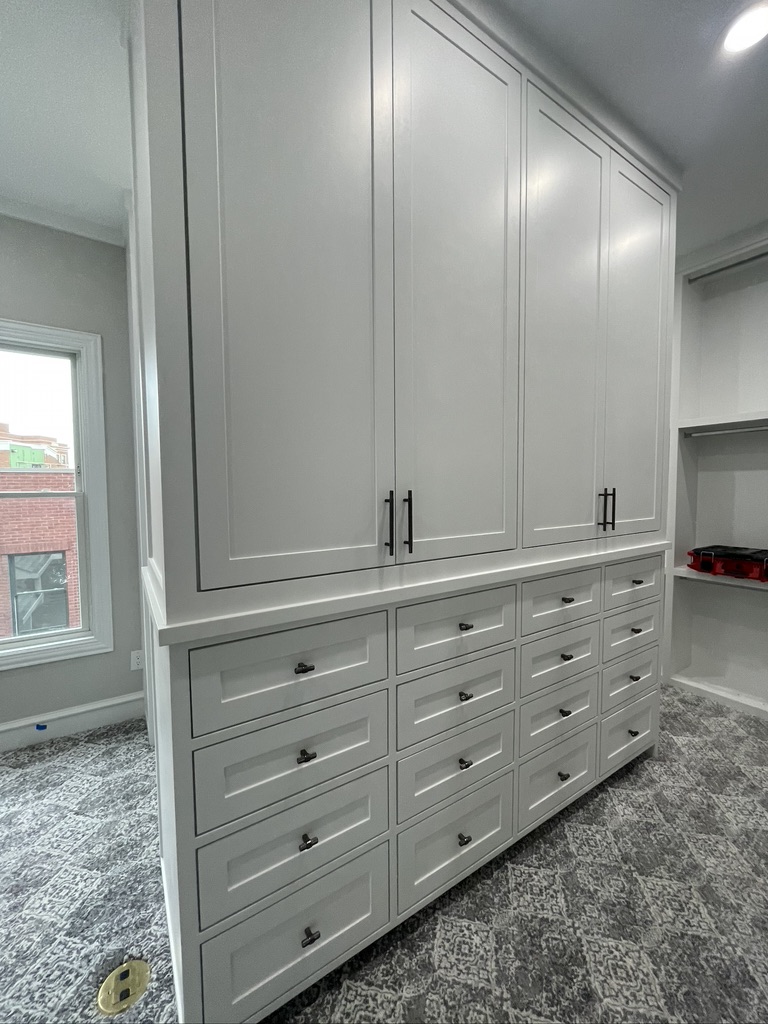 Walk-in closet cabinets Dallas
